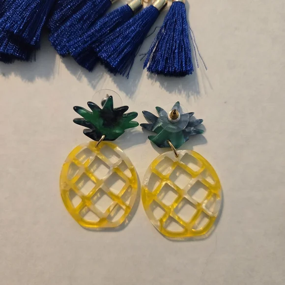 Assorted Earrings - Picture 2 of 9